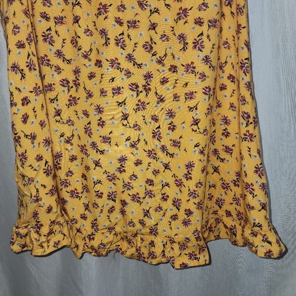 Xhilaration Womans Lightweight Yellow Pink Red Ruffle Tank Top Small - Picture 3 of 6